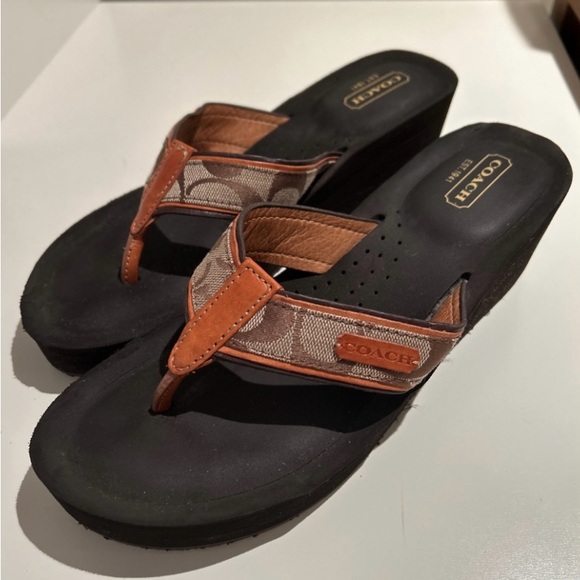 Coach Juliet Sandals - Picture 3 of 5